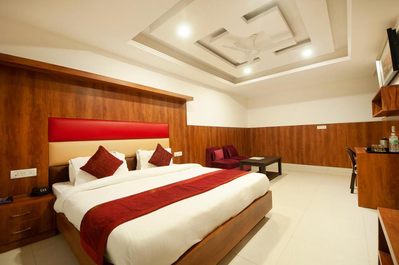 Hotel Sm Suits Near Delhi Airport-Unit By Grand Urban Luxury New Delhi Exterior photo