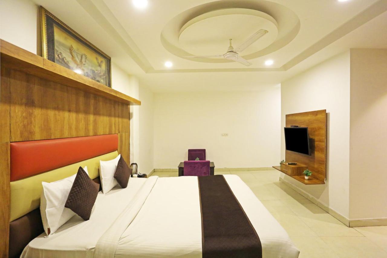Hotel Sm Suits Near Delhi Airport-Unit By Grand Urban Luxury New Delhi Exterior photo