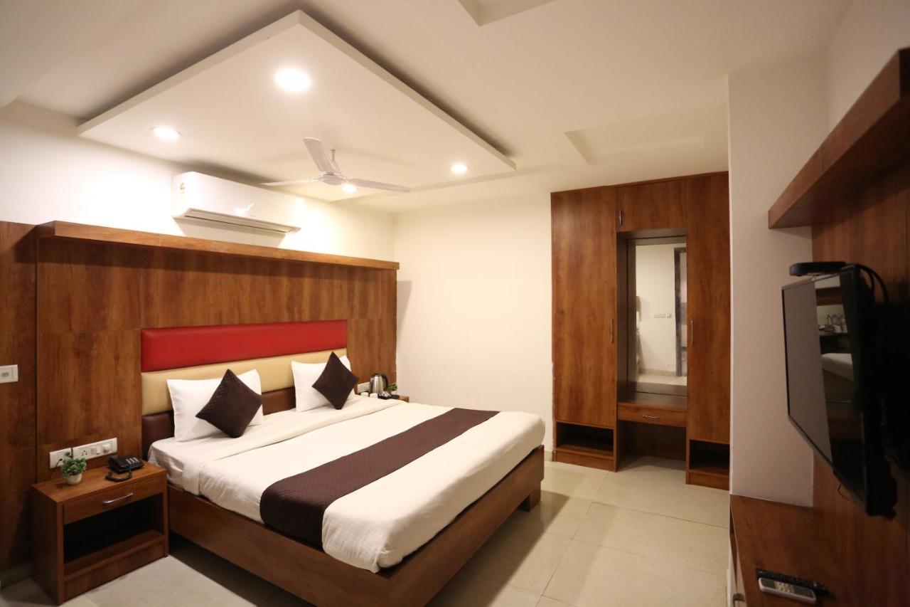Hotel Sm Suits Near Delhi Airport-Unit By Grand Urban Luxury New Delhi Exterior photo